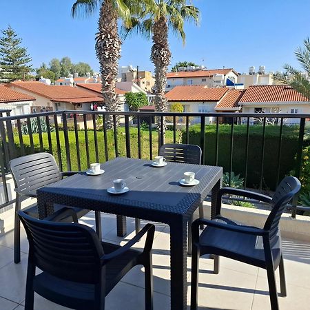 Cyking 2 Bed Apartment With Pool & 10 Min To Beach Paphos Exteriör bild