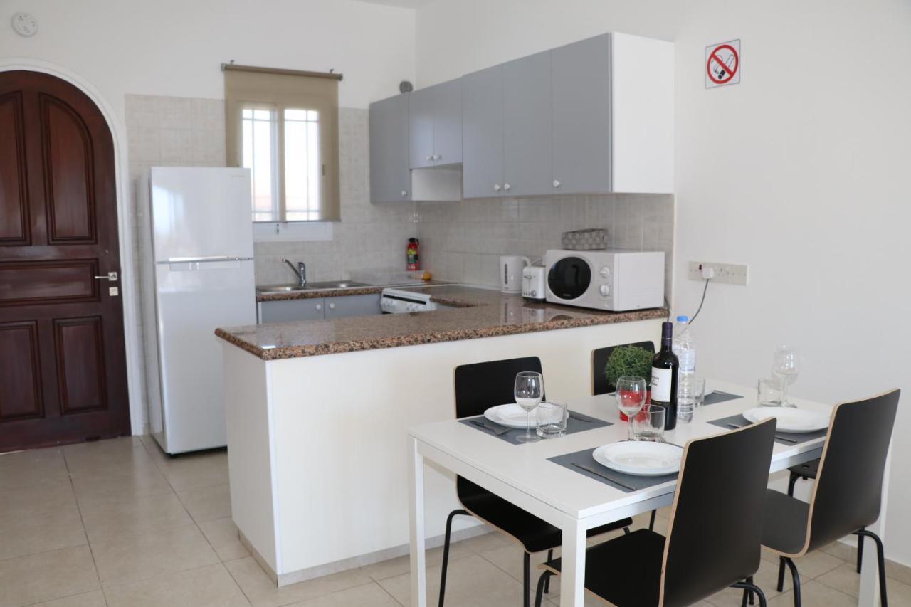 Cyking 2 Bed Apartment With Pool & 10 Min To Beach Paphos Exteriör bild